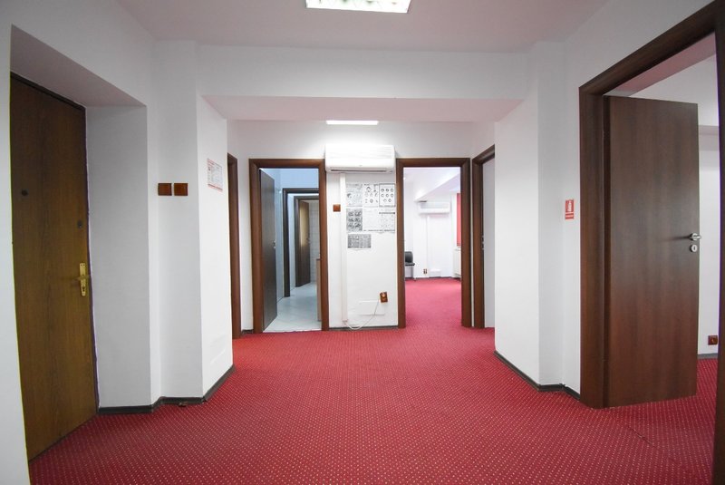 Piata Unirii, Hotel Horoscop, birou 120 mp 4 camere, receptie